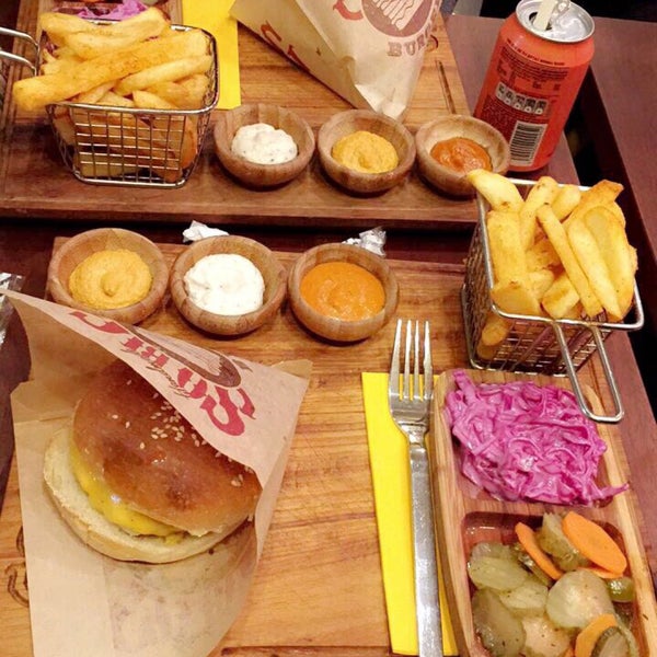 3/31/2017に👻💫Cem Ş.がSo Big Burgerで撮った写真