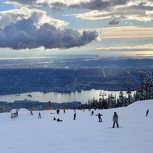 Photo taken at Grouse Mountain by Raymond T. on 1/29/2023