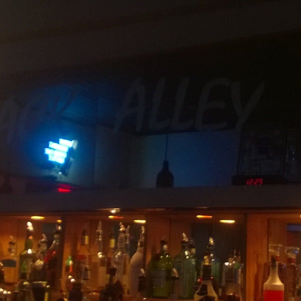 6/9/2014にKaty R.がBack Alley Bar &amp; Grillで撮った写真