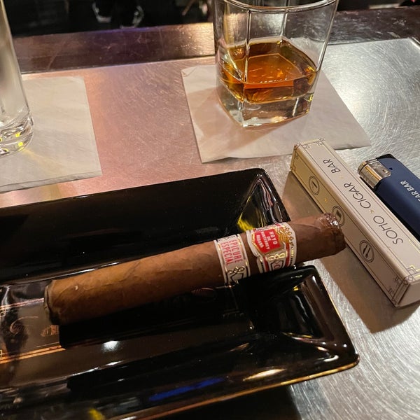 7/2/2021 tarihinde John E.ziyaretçi tarafından SoHo Cigar Bar'de çekilen fotoğraf