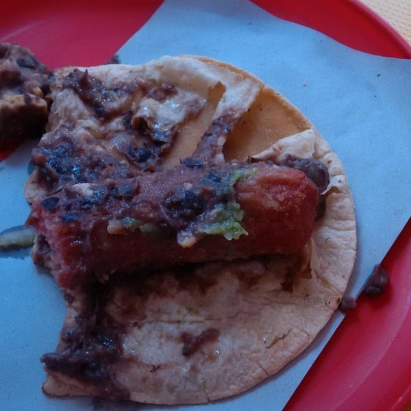 10/24/2014 tarihinde Roger D.ziyaretçi tarafından Tacos sarita'de çekilen fotoğraf
