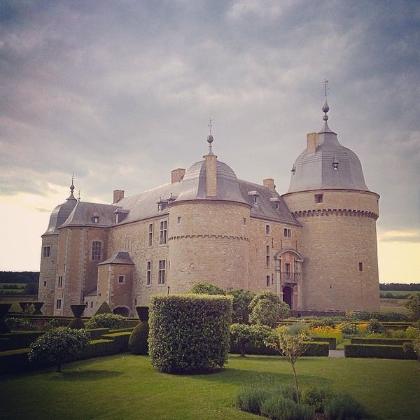 Foto tirada no(a) Château de Lavaux-Sainte-Anne por Frédéric S. em 8/16/2014