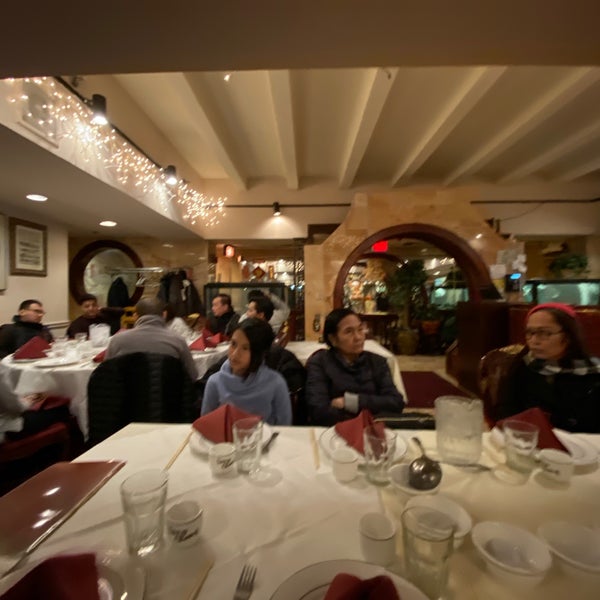 Foto scattata a Tony Cheng&#39;s Restaurant da Inna C. il 11/24/2019