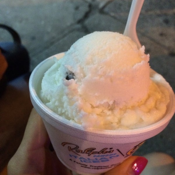 Photo taken at Ralph&#39;s Famous Italian Ices by Syra C. on 6/11/2014
