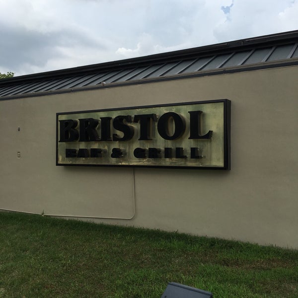 Foto tirada no(a) Bristol Seafood Grill por robert l. em 7/26/2016