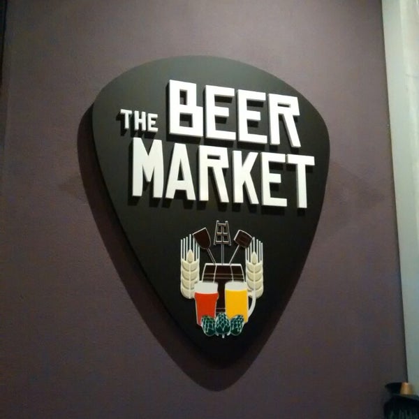 Photo taken at The Beer Market by Conrado R. on 3/30/2014