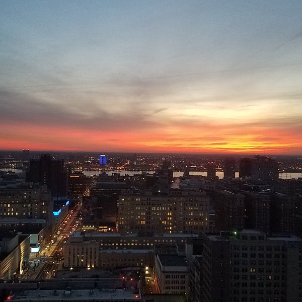Снимок сделан в Loews Philadelphia Hotel пользователем Rebecca G. 12/21/2019