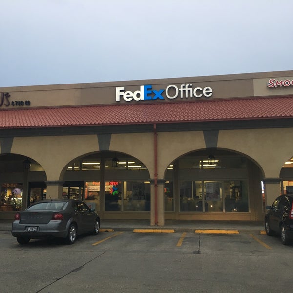 FedEx Office Print & Ship Center Uptown Carrollton 5300