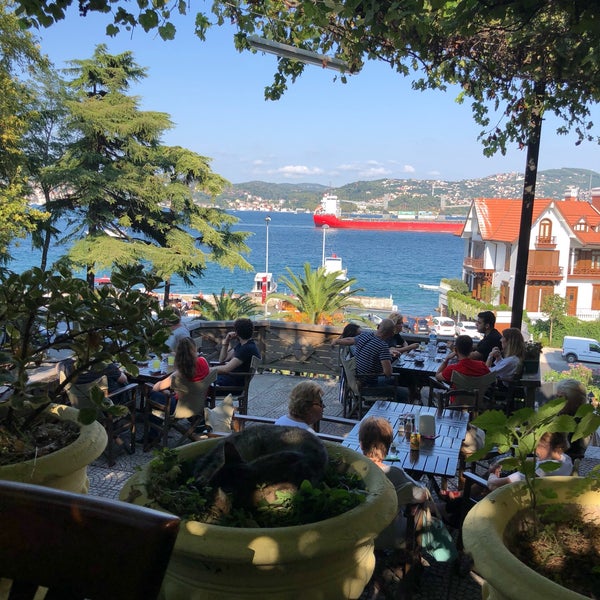 Foto diambil di Villa Park Çay Bahçesi oleh ... pada 8/26/2018