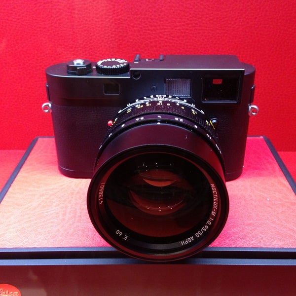 2/12/2013에 Taylor님이 Leica Store SoHo에서 찍은 사진