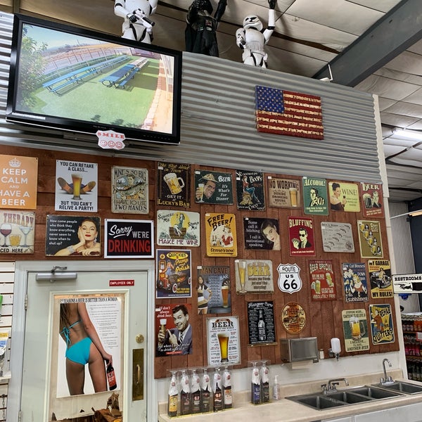 Photo taken at Indian Wells Brewing Company by Raleigh on 7/24/2019
