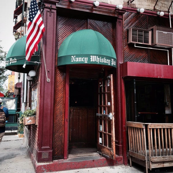 8/23/2015にLynette D.がNancy Whiskey Pubで撮った写真
