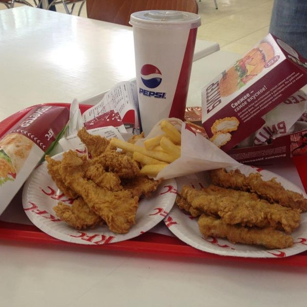 Das Foto wurde bei KFC von KFC am 7/6/2014 aufgenommen