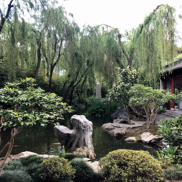 รูปภาพถ่ายที่ Chinese Garden of Friendship โดย Maïté G. เมื่อ 10/27/2019