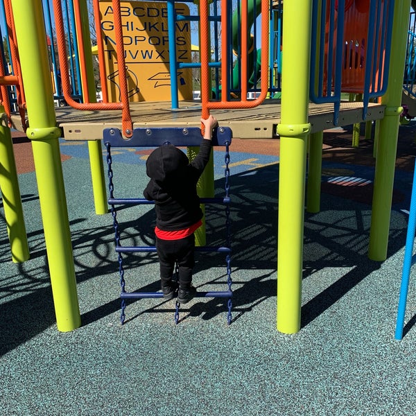 Das Foto wurde bei Heather Farm Park Playground von Al S. am 3/13/2019 aufg...