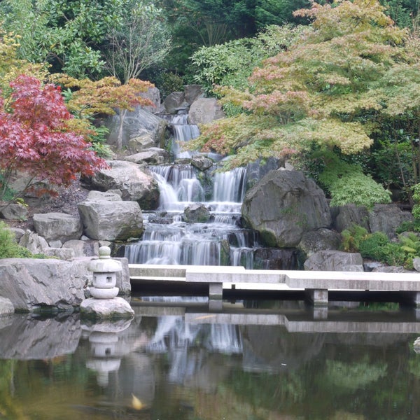 Take time out to sit down and relax beside the Kyoto Garden in Holland Park - breathtakingly beautiful and one of the most tranquil places you will find in London.