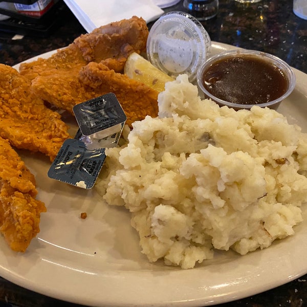 Starters Bar Grill American Restaurant in Detroit