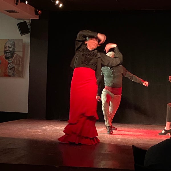 8/13/2021 tarihinde Theofilos A.ziyaretçi tarafından Las Tablas Tablao Flamenco'de çekilen fotoğraf