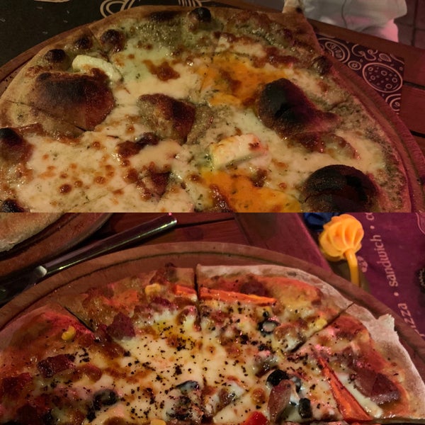 Kaş ve pesto soslu pizzayı denedik. İtalya da bu kadar güzelini yemedim. Mekan olarak biraz kuytuda kalıyor. Sorarak bulduk.