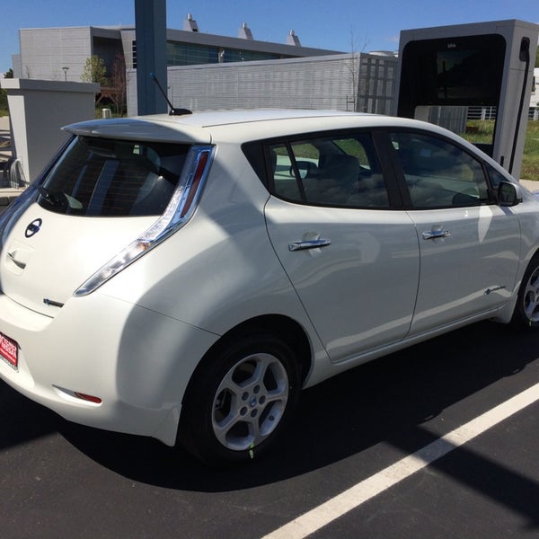 Premier Nissan of Fremont Car Dealership