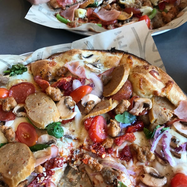 Pieology Pizzeria Newpark Mall Now Closed Newark Ca