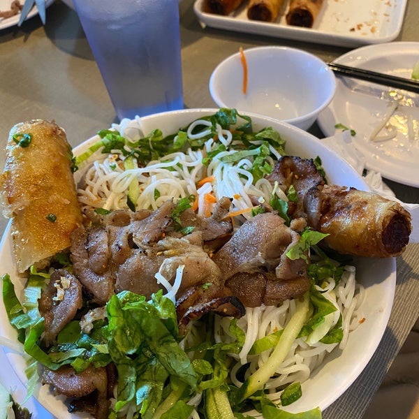 5/30/2022 tarihinde Kevin L.ziyaretçi tarafından Golden Deli Vietnamese Restaurant'de çekilen fotoğraf