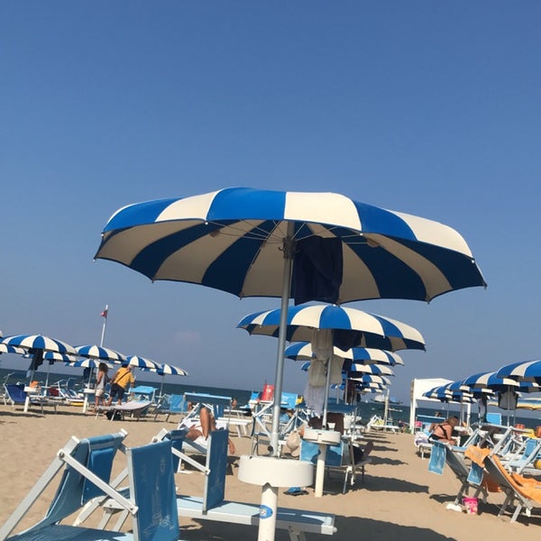 Foto tirada no(a) Rimini Beach por Motasim em 8/23/2018