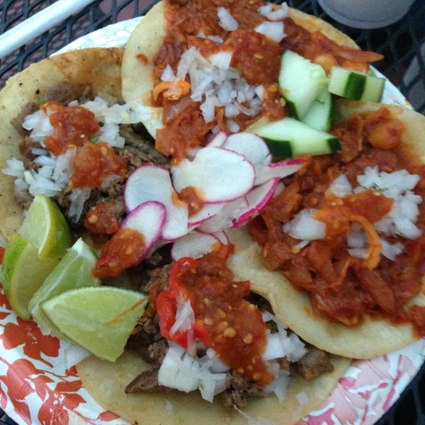 7/31/2013 tarihinde Gabriel H.ziyaretçi tarafından Tacos El Chilango'de çekilen fotoğraf