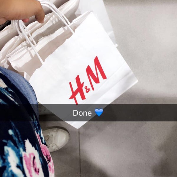 H M Marquee Mall Loja de Roupas