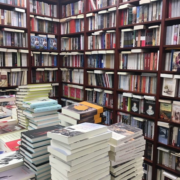 8/20/2018에 Alexandros M.님이 Politeia Bookstore에서 찍은 사진