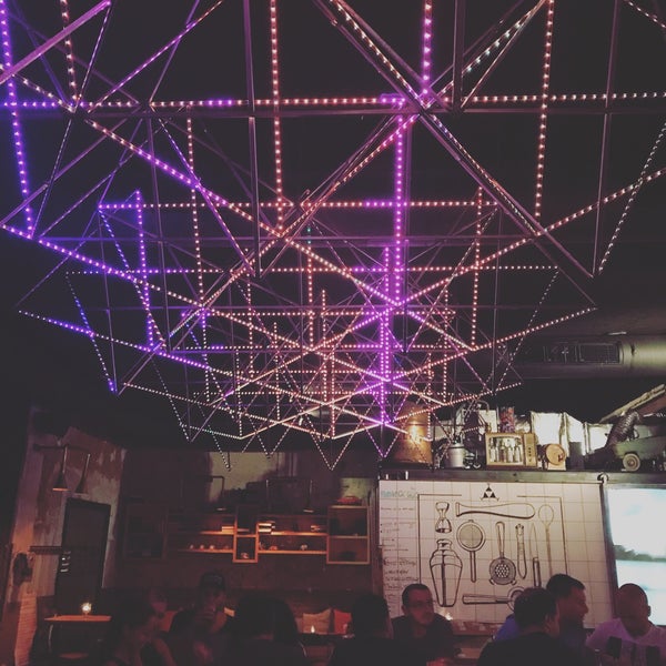 Photo prise au SPUTNIK Cocktail bar par CactusMactus o. le6/21/2018