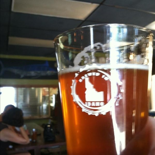 Photo taken at Crooked Fence Brewing Taproom by Denny L. on 6/1/2013