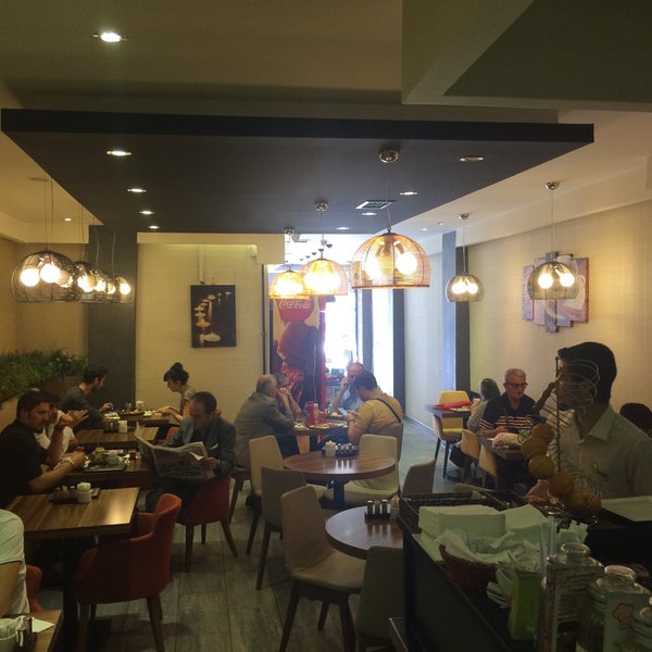 6/25/2015에 Ekm G.님이 Sunya Cafe에서 찍은 사진