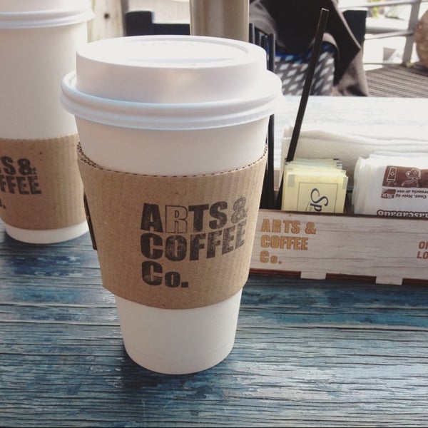 Photo taken at Arts &amp; Coffee Co. by Mariana on 9/10/2015