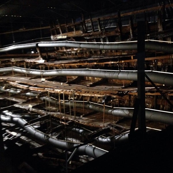 รูปภาพถ่ายที่ The Mary Rose Museum โดย Gary C. เมื่อ 3/10/2014