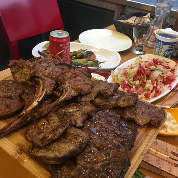 Foto tirada no(a) Etobur Barbecue &amp; SteakHouse por Uğur K. em 9/9/2018