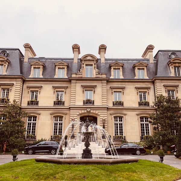 10/31/2019 tarihinde Rok H.ziyaretçi tarafından Saint James Paris'de çekilen fotoğraf