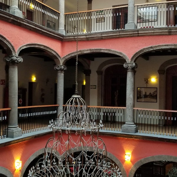 Foto diambil di Hotel Francés oleh ELIAS D. pada 10/30/2018