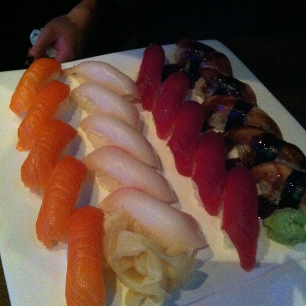 Yummy! My favorites: Tuna, Smoked Salmon, Unagi, and Yellow tail