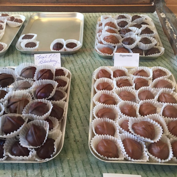 Island Chocolates Dessert Shop