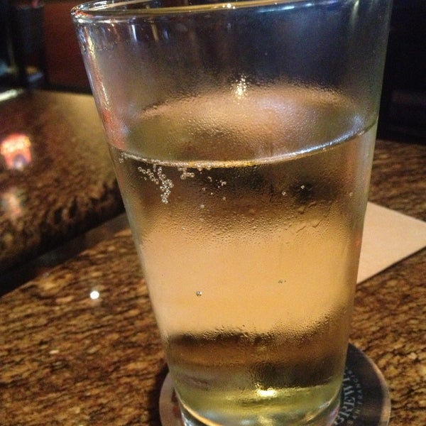 Photo taken at BJ&#39;s Restaurant &amp; Brewhouse by Alex D. on 5/5/2013