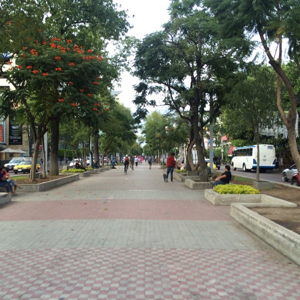 Foto tirada no(a) Paseo Chapultepec por @bajaenergy em 11/17/2015