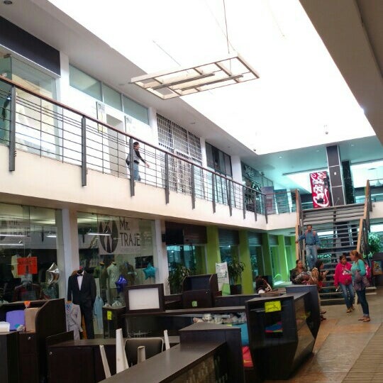 Plaza Premier Gran tienda en Tecamac de Felipe Villanueva Plaza Premier Gran tienda en Tecamac de Felipe Villanueva