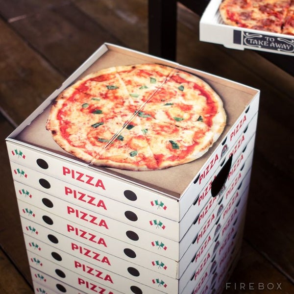 Mamma Italia ofrece Servicio a Domicilio Gratuito!! Con más de 70 gustos de pizzas y 30 tipos de pastas. Para pedir: 93.440.13.17 o 634.773.949  Esa es nuestra pagina web: www.pizzeriamammaitalia.com