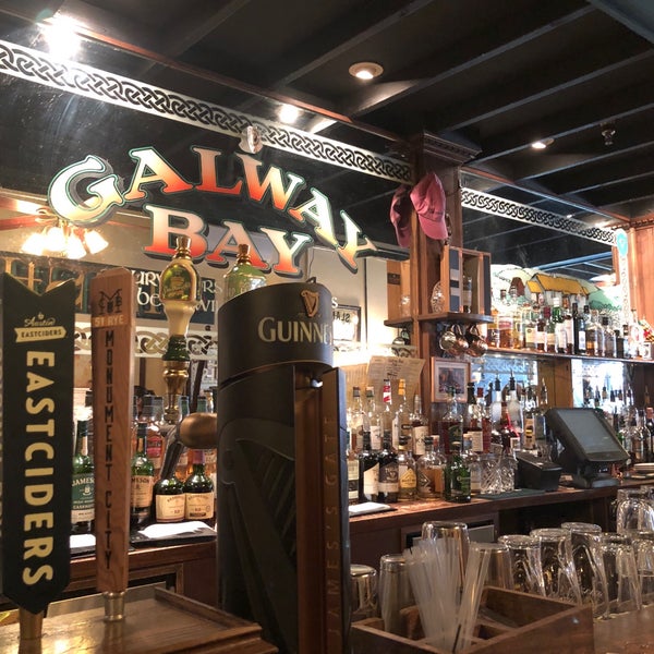 Foto tirada no(a) Galway Bay Irish Restaurant por Jeanie M. em 9/2/2018