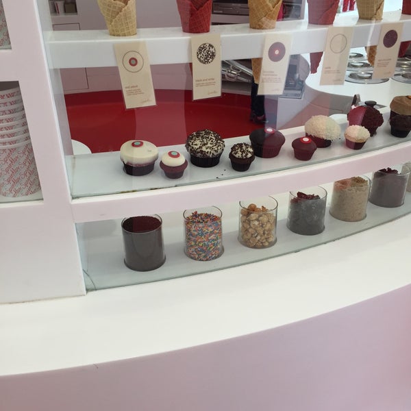 Photo taken at Sprinkles Dallas Ice Cream by Sofia M. on 3/21/2015