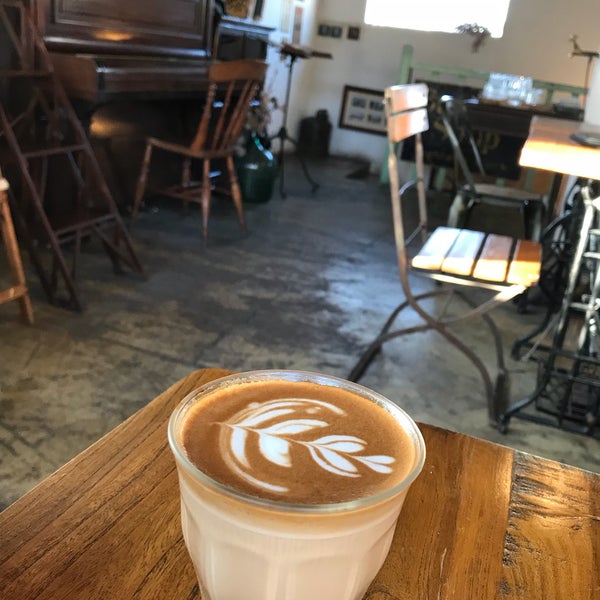 11/30/2017에 24pon님이 Soloist Coffee Co.에서 찍은 사진