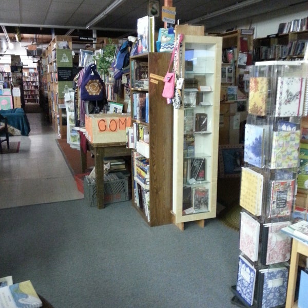 Photo taken at Vintage Books by Hophead on 8/15/2016