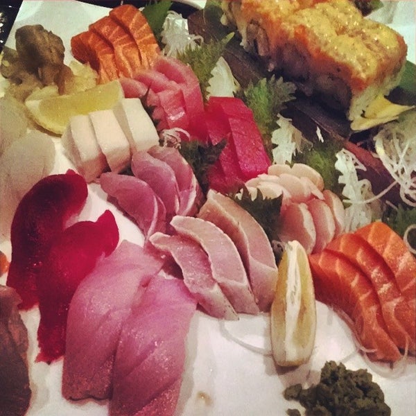 Снимок сделан в Ozu Japanese Cuisine &amp; Lounge пользователем Dmitry C. 3/8/2014