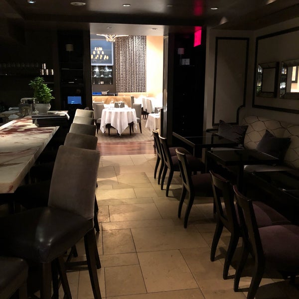Foto tirada no(a) Tocqueville Restaurant por Lauren Y. em 8/20/2018